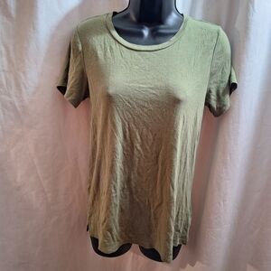 Old navy green basic T-shirt size medium
